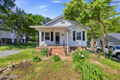 2111 Eastview Ave, Jefferson City, TN, 37760-2046 | Card Image