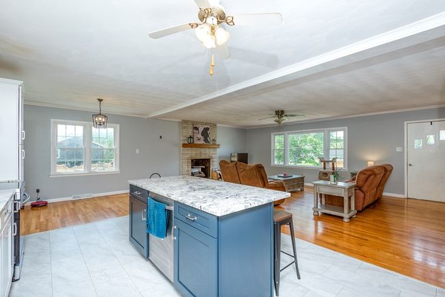 9433 Legend Dr, House other with 3 bedrooms, 1 bathrooms and 1 parking in Glade Spring VA | Image 6