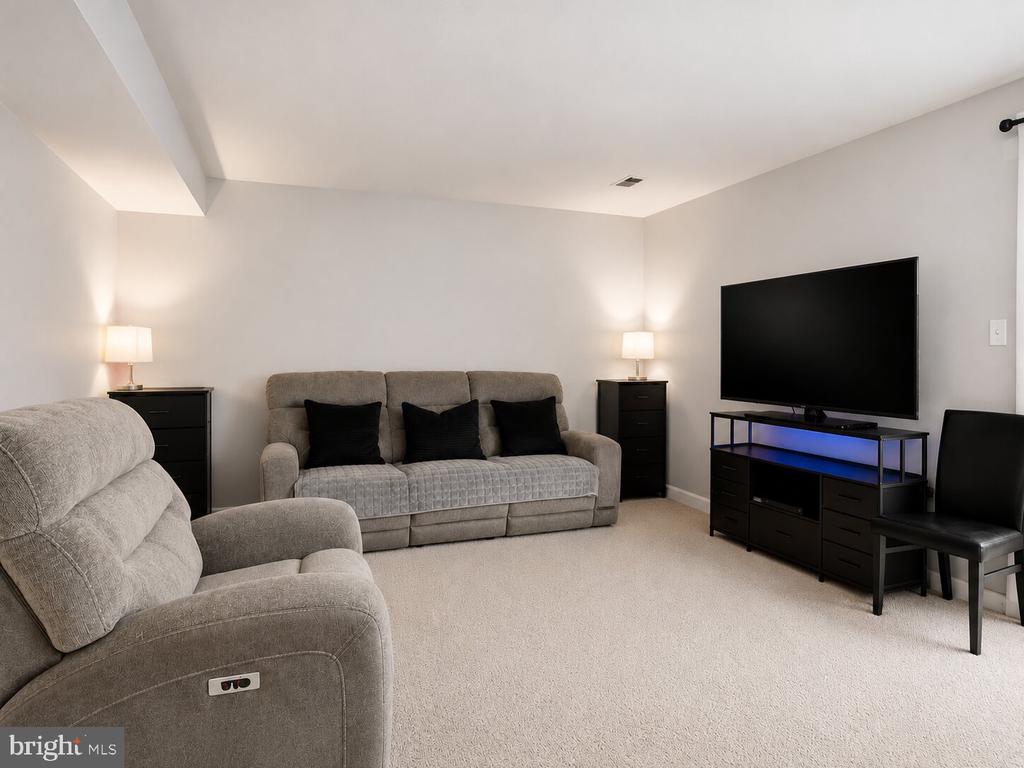 Residential in WOODBRIDGE 5