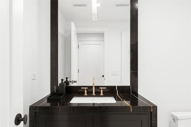 Powder Room | Image 16