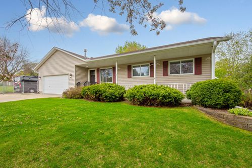 410 Littleford Ln, Faribault, MN, 55021-3121 | Card Image