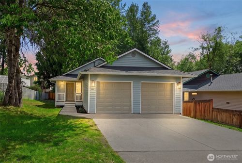211 Anderson Ave, Granite Falls, WA, 98252-8778 | Card Image