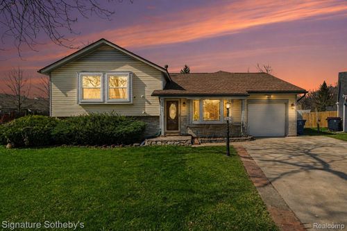 2067 Champagne Dr, Ann Arbor, MI, 48108-2558 | Card Image
