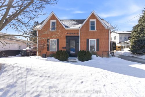 71 Wellington St, Bowmanville, ON, L1C1V6 | Card Image
