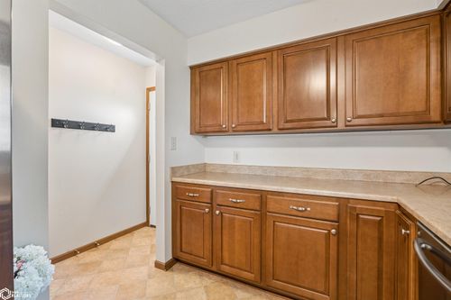 4269 175th St, Brooklyn, IA, 52211-8724 | Card Image