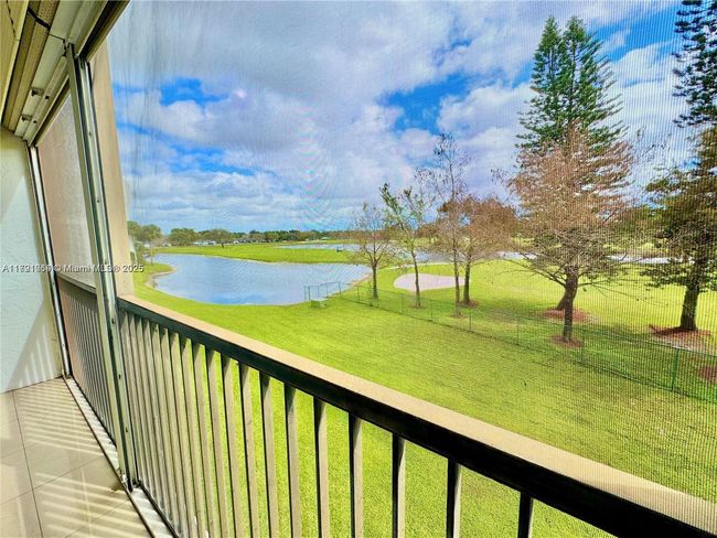 APT-307 - 3150 W Rolling Hills Cir, Condo with 2 bedrooms, 2 bathrooms and null parking in Davie FL | Image 17