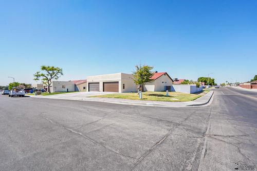 1402 W Las Lomas St, Yuma, AZ, 85364-4463 | Card Image