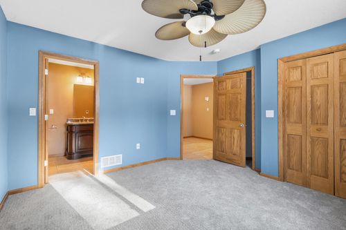 10543 Noble Cir N, Brooklyn Park, MN, 55443-1122 | Card Image