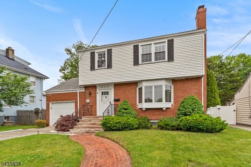 477 Grove St, Rahway, NJ, 07065-2527 | Card Image
