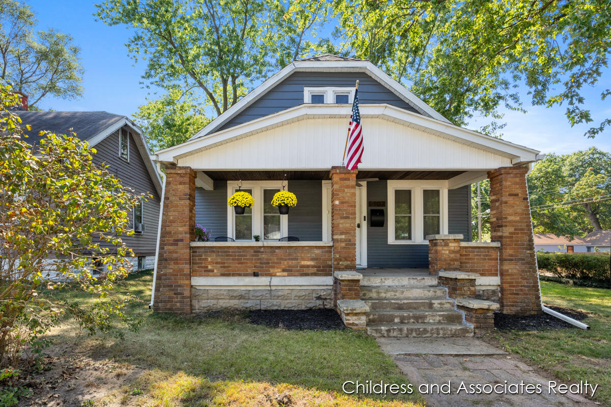 Walnut St, Grand Rapids, MI 49503