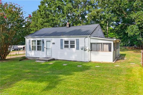 165 Tupelo Ln, Lexington, NC, 27292-9702 | Card Image