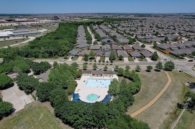 Aerial view of a pool | Image 25