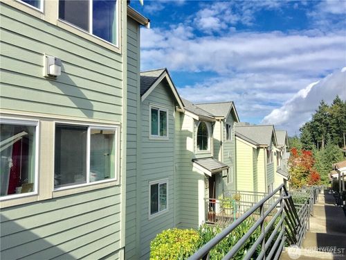 e6-3819 130th Ln Se, Bellevue, WA, 98006-1370 | Card Image