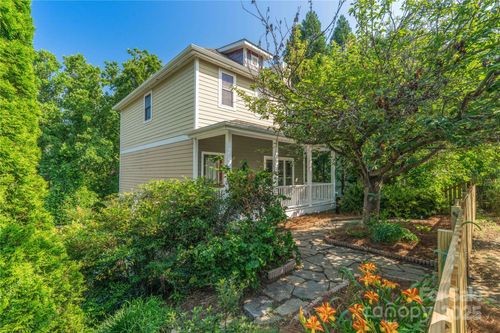 3-20 Cross Place, Asheville, NC, 28801 | Card Image