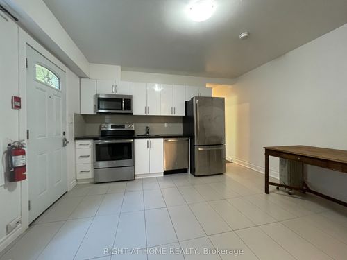 1-95 D'Arcy St, Toronto, ON, M5T1J9 | Card Image