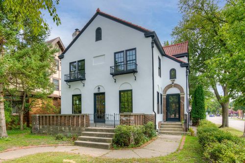 2056 Summit Ave, Saint Paul, MN, 55105-1460 | Card Image