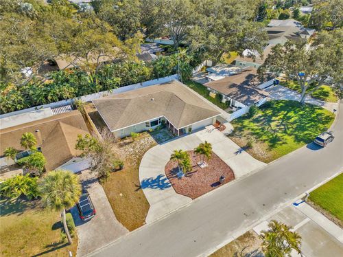 855 Fountainhead Dr, LARGO, FL, 33770-4226 | Card Image