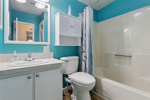 1612 E Schwartz Blvd, LADY LAKE, FL, 32159-2250 | Card Image