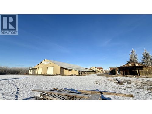 4945 Easzee Dr, 108 Mile Ranch, BC, V0K2Z0 | Card Image