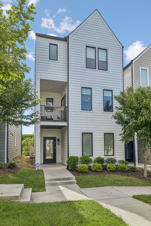 231 Sterling Point Cir, Nashville, TN, 37209-2668 | Card Image