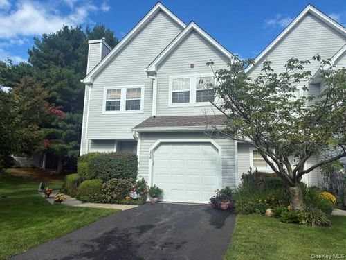 208 Erik Dr, Setauket, NY, 11733-6452 | Card Image