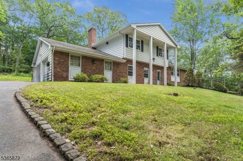 1052 Tall Oaks Dr, Bridgewater, NJ, 08807-1237 | Card Image
