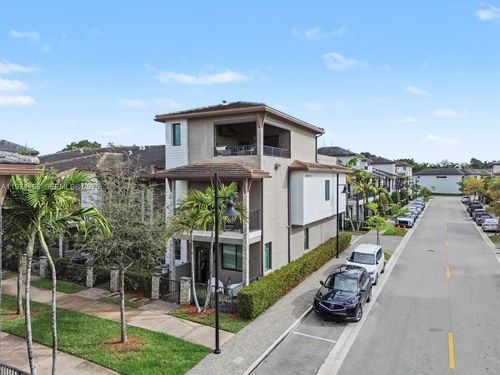 4903 Nw 83rd Path, Doral, FL, 33166-5534 | Card Image