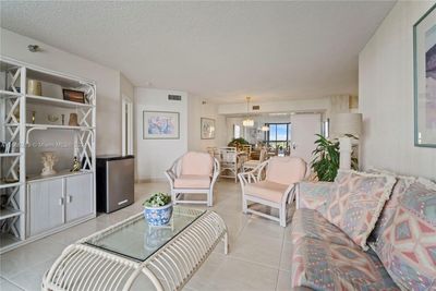 907 - 3400 Ne 192nd St, Condo with 2 bedrooms, 2 bathrooms and null parking in Aventura FL | Image 2