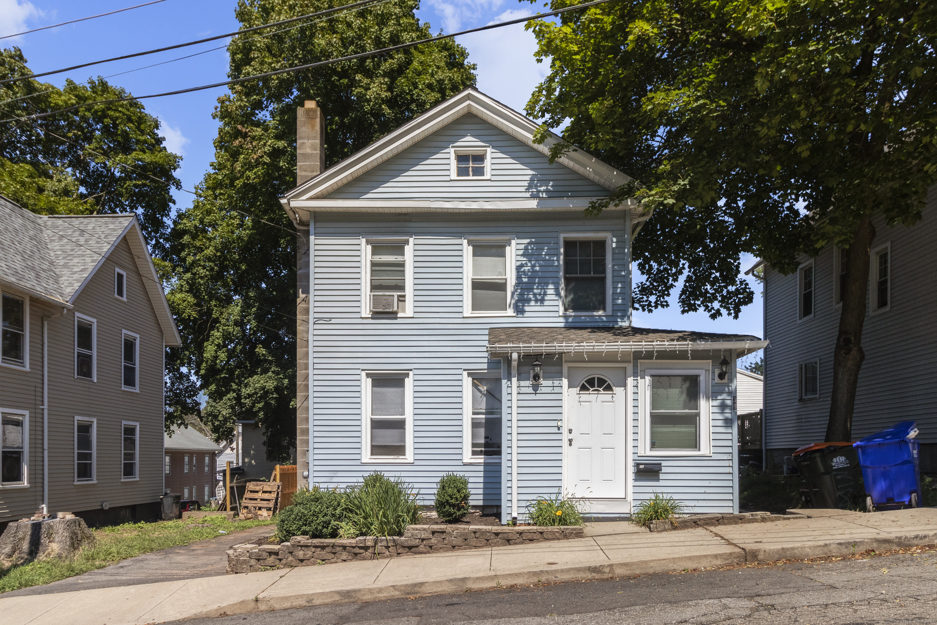 Grant St, Meriden, CT 06450
