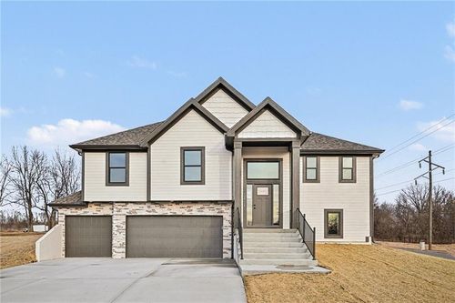 12404 Morgan St, Excelsior Springs, MO, 64024-2950 | Card Image