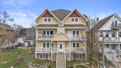 3270 N Cambridge Ave, Milwaukee, WI, 53211-3026 | Card Image