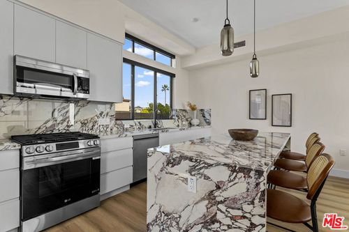 1318 N Vista St, LOS ANGELES, CA, 90046-4806 | Card Image