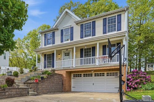 149 Stonewood Dr, Bethel Park, PA, 15102-2266 | Card Image