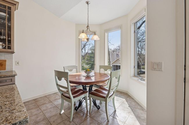 Love the light that comes in from these windows | Image 22