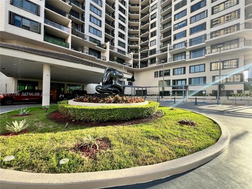 apt-202-540 Brickell Key Dr, Miami, FL, 33131-2635 | Card Image