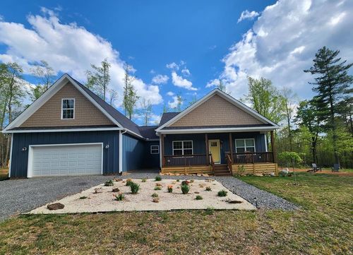587 Seven Springs Pkwy, Fancy Gap, VA, 24328-4488 | Card Image