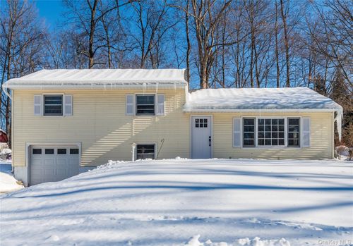 53 Westwood Dr, Newburgh, NY, 12550-8327 | Card Image
