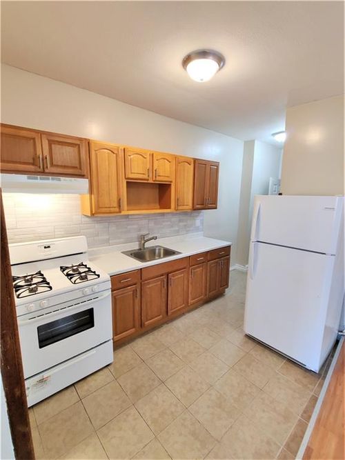 345 Legion St, Brooklyn, NY, 11212-4070 | Card Image