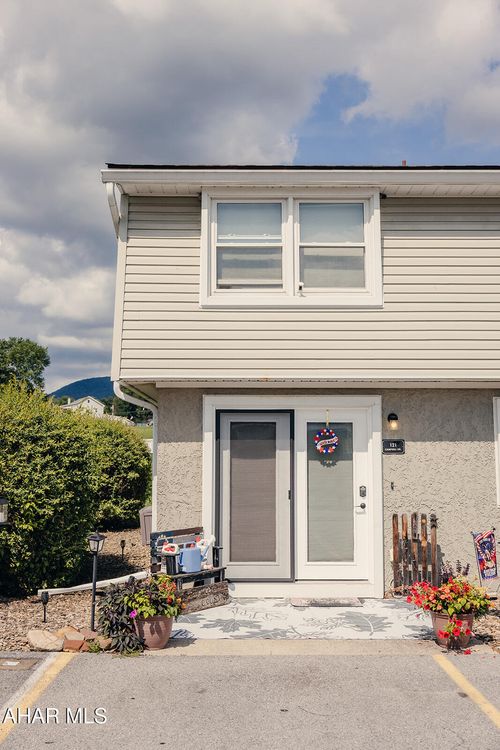 121 Campbell Dr, Duncansville, PA, 16635-6943 | Card Image