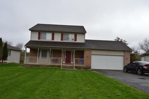 808 Church St, Fowlerville, MI, 48836-7919 | Card Image