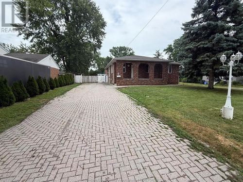 3880 Howard Ave, Windsor, ON, N9G1N7 | Card Image