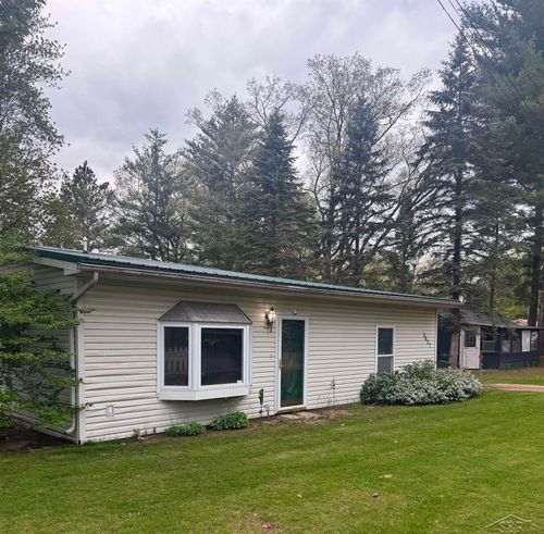 2427 Courtney Dr, Harrison, MI, 48625-9070 | Card Image