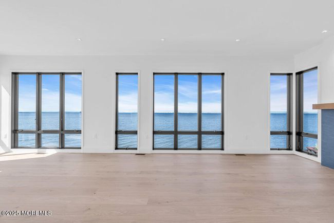 8” White Oak Hard Wood Floors | Image 12