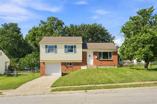 16104 E 32nd St S, Independence, MO, 64055-2731 | Card Image