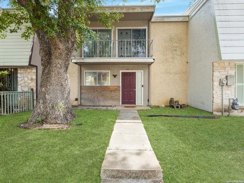 0-6812 Neston Dr, San Antonio, TX, 78239-3323 | Card Image