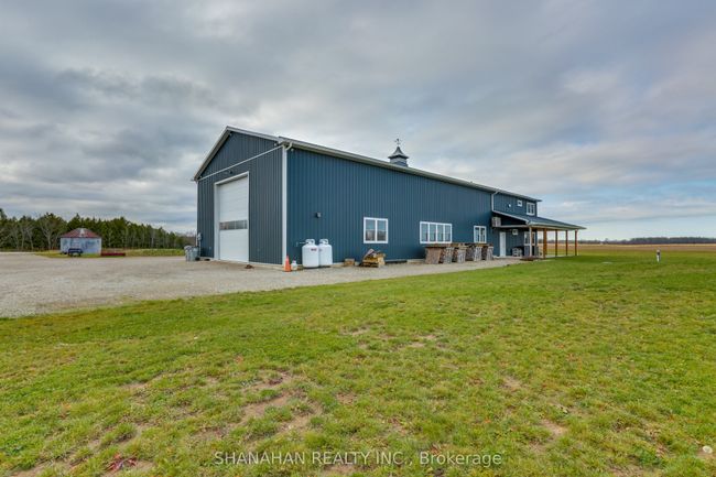 1575 Dobbyn Rd, House other with 2 bedrooms, 2 bathrooms and 20 parking in Alvinston ON | Image 34