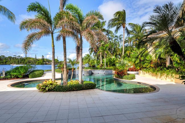 19223 Riverside Dr, House other with 5 bedrooms, 6 bathrooms and null parking in Tequesta FL | Image 56