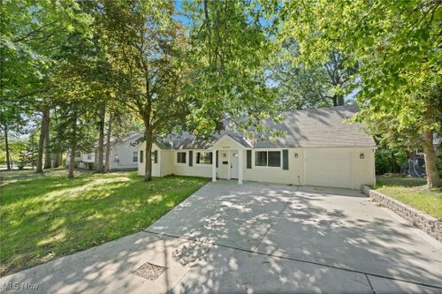 29242 Ashwood Drive, Wickliffe, OH, 44092 | Card Image