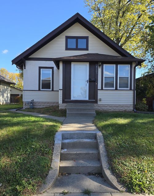 4105 4th St Ne, Columbia Heights, MN, 55421-2707 | Card Image