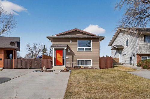 112 Iroquois Cres W, Lethbridge, AB, T1K5J4 | Card Image